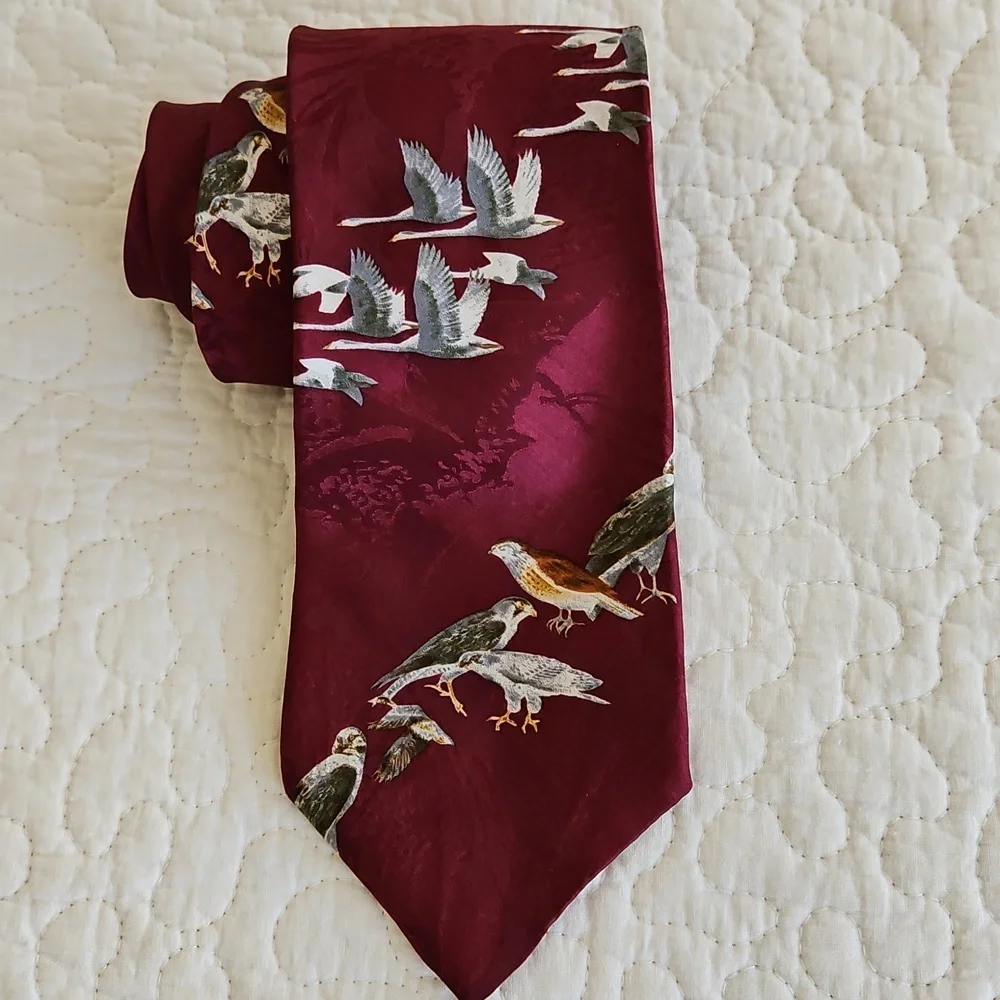 Vintage Endangered Species Silk Tie - Picture 7 of 8
